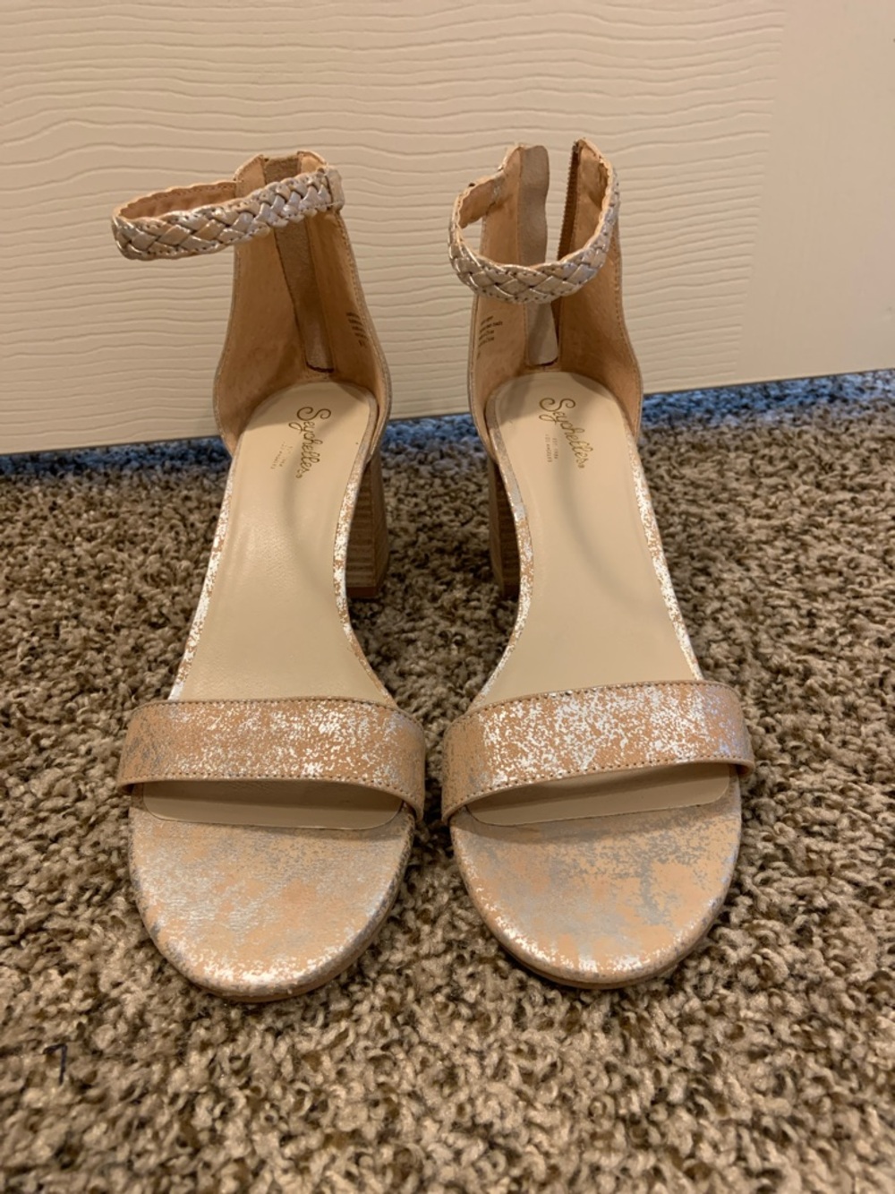Seychelles Champagne Glitter Ankle-Strap Heels size 8.5